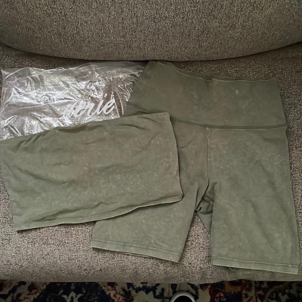 NWOT Aerie Set Bandeau and Shorts Green Large Top and Medium Shorts